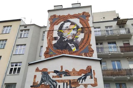 na zdjęciu widać mural z wizerunkiem Fryderyka Chopina